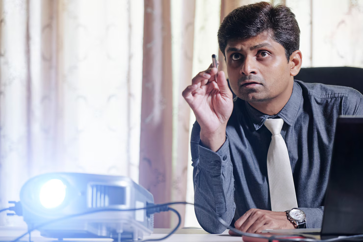 entrepreneur-showing-presentation_1098-21085