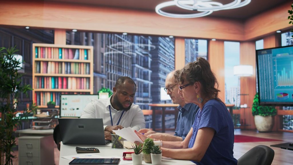 old-people-asking-professional-advice-from-financial-expert_482257-107450